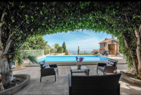 Exclusiva Villa 3HAB con piscina privada BBQ, chill-out